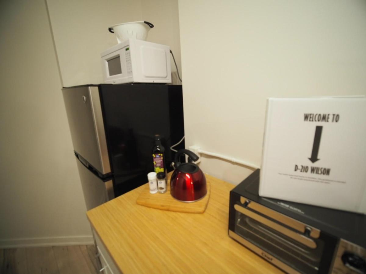 Cozy 1 Bedroom Centrally Located Hamilton Exterior foto